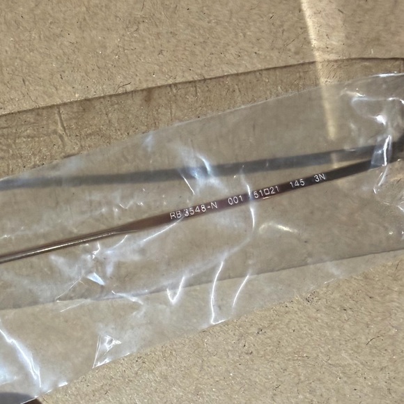 Ray-Ban Hexagonal Sunglasses Green Lenses Gold Metal Frame Adjustable Nosepads - Picture 11 of 13